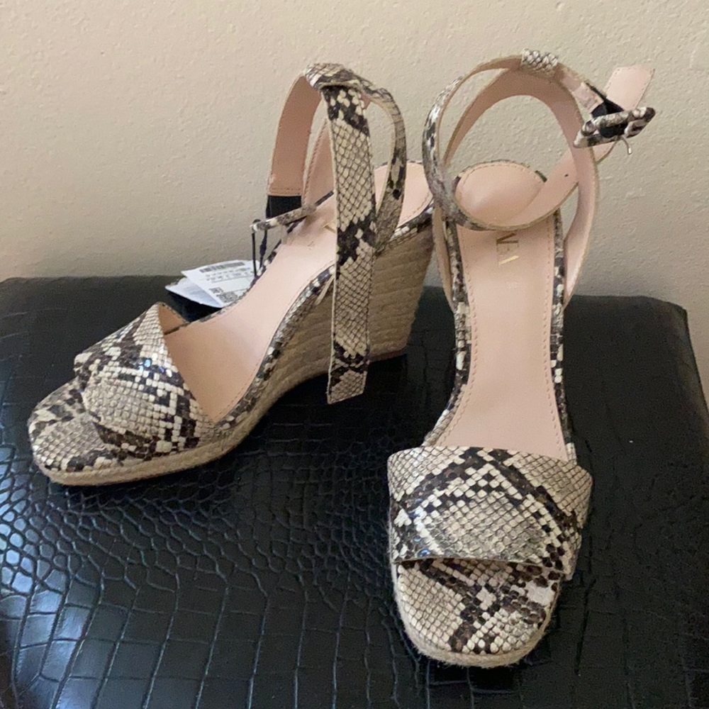 Zara snakeskin new with tag wedges size 6